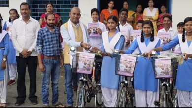 मन लगाकर पढ़ाई कर अपने और परिवार के सपनो को साकार करेंः कुरदा हायर सेकंडरी स्कूल में छात्राओं को मिली साइकिल चौथा स्तंभ || Kshititech