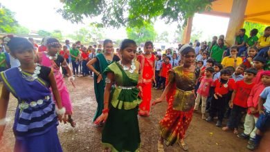 आदिवासी वेशभूषा में छात्राओं ने करमा नृत्य प्रस्तुत कर बांधा समां, स्वामी आत्मानंद विद्यालय हसौद में मनाया गया विश्व आदिवासी दिवस  चौथा स्तंभ || Console Corptech