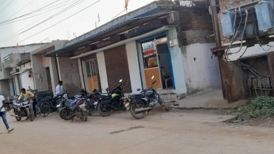 बगैर लाइसेंस झोलाछाप डॉक्टर अपने क्लीनिक में बांट रहे अंग्रेजी दवा, मापदंड को ताक पर रखकर किया जा रहा लैब का संचालन चौथा स्तंभ || Kshititech