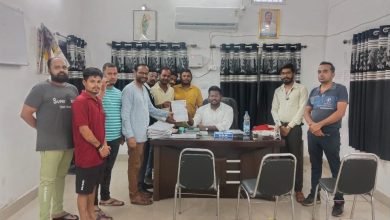 मल्लिकार्जुन खड़गे एवं भूपेश बघेल से मिलने भाजयुमो ने सौंपा ज्ञापन, कहा चुनावी घोषणाओं पर सवाल पूछेगी जनता चौथा स्तंभ || Console Corptech