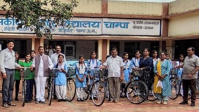चांपा के स्वामी आत्मानंद स्कूल की 36 छात्राओं को वितरित की गई सरस्वती साइकिल, साइकिल पाकर छात्राओं की चेहरे पर आई मुस्कान चौथा स्तंभ || Console Corptech