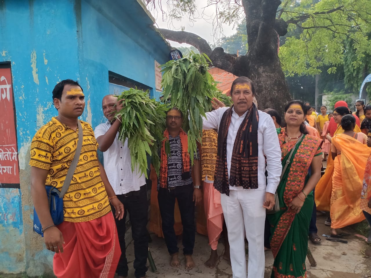 चांपा से पीथमपुर तक निकली विशाल कांवर यात्रा, पूर्व नपाध्यक्ष राजेश अग्रवाल ने पूजा अर्चना कर किया यात्रा को रवाना चौथा स्तंभ || Console Corptech