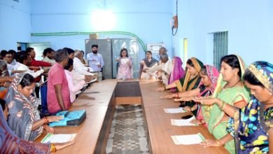 कलेक्टर ने ग्रामसभा के सदस्यों को दिलाई निष्पक्ष एवं स्वतंत्र मतदान करने की शपथ, पीथमपुर में विशेष ग्रामसभा आयोजित चौथा स्तंभ || Kshititech