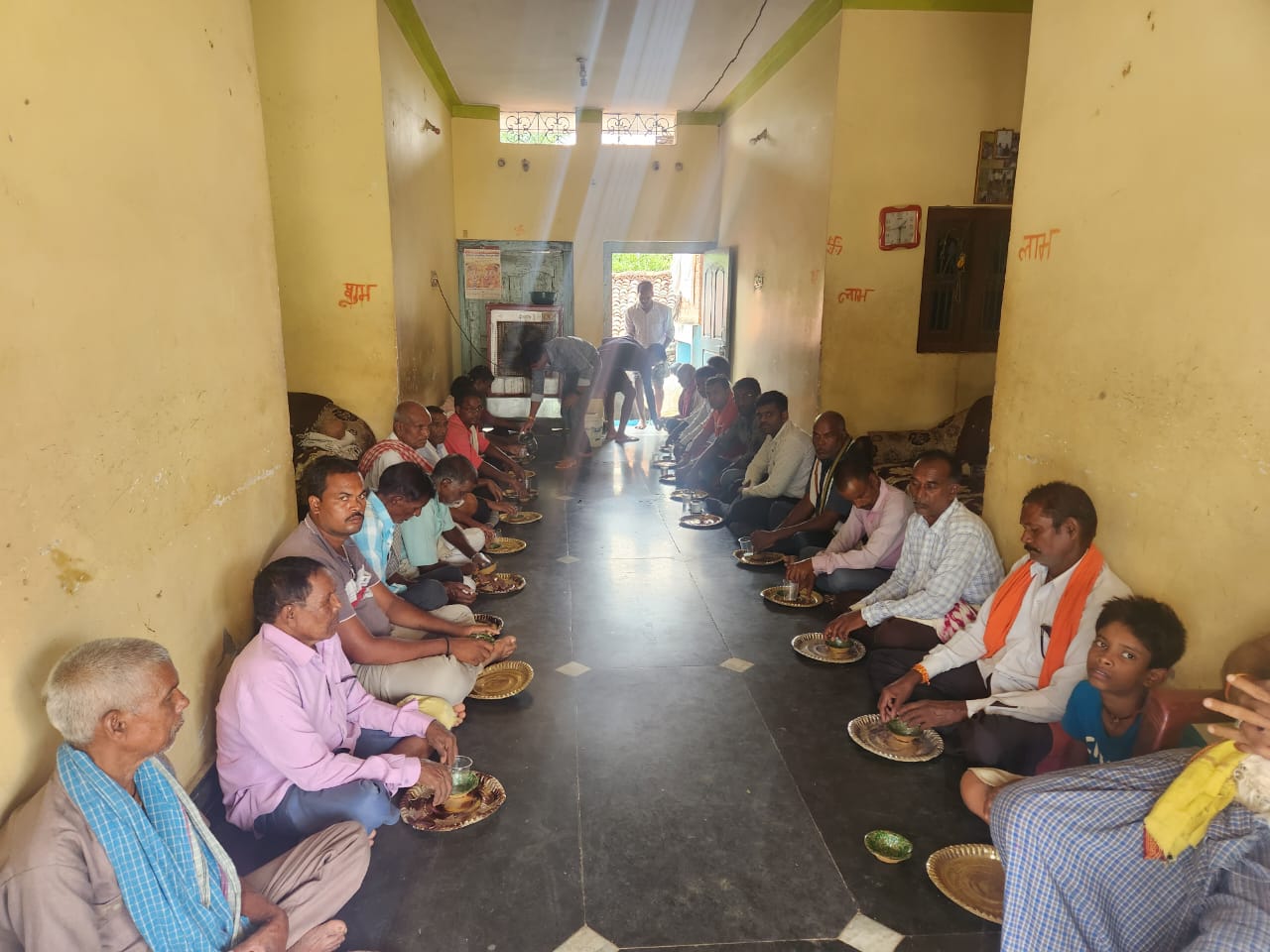 वरिष्ठ कार्यकर्ताओं का शॉल व श्रीफल से सम्मान, जिला भाजपा उपाध्यक्ष अमर सुल्तानिया ने उनके साथ किया भोजन चौथा स्तंभ || Console Corptech