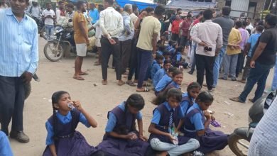 BIG BREAKING: छोटे बच्चों ने किया बम्हनीडीह में चक्काजाम, मामले की सूचना पर आला अधिकारी पहुंचकर दे रहे समझाइश चौथा स्तंभ || Console Corptech