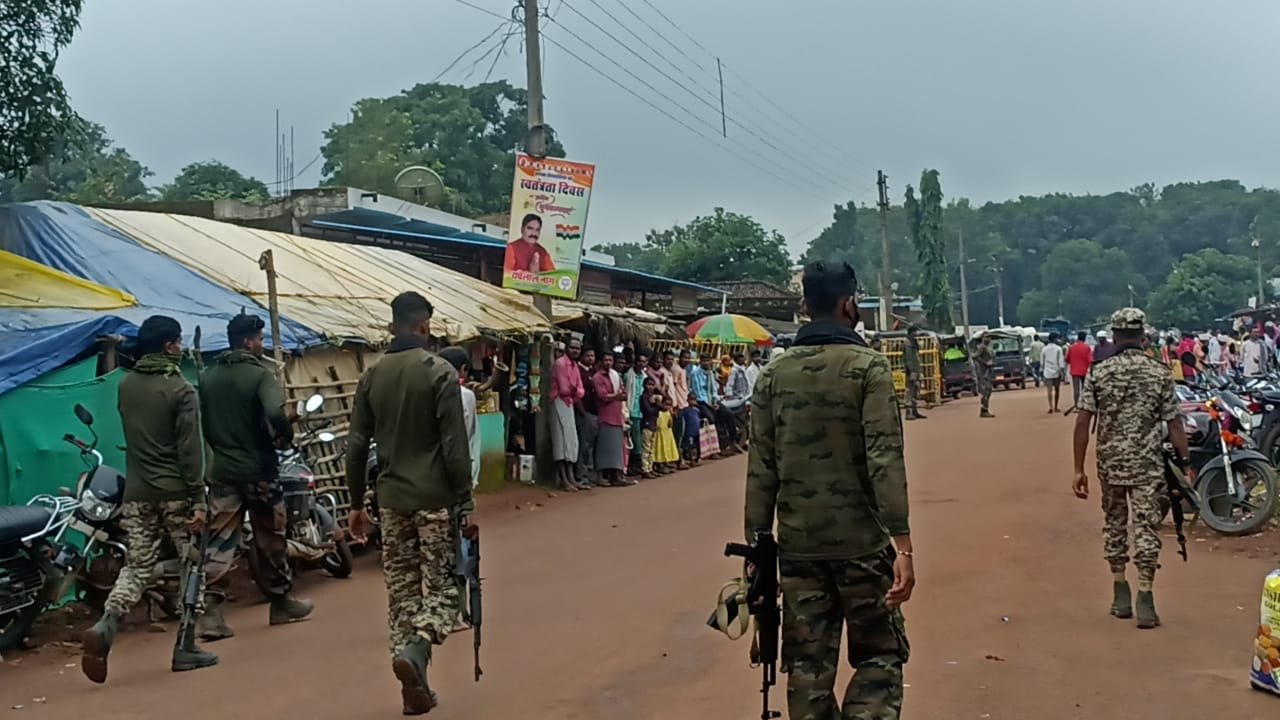 आमाबेड़ा के बाजार में देवी देवताओं का ढाई चक्कर लगाकर बंगाराम मेला का हुआ भव्य शुभारंभ चौथा स्तंभ || Console Corptech