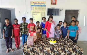 आश्रम के बच्चों के साथ मना स्टार एंकर इशिका शर्मा का जन्मदिन, तिलक सेवा संस्थान अफरीद में नम आखों से किया गया इशिका को याद चौथा स्तंभ || Console Corptech