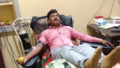 सारागांव के आरक्षक रामकुमार ने पेश की मानवता की मिसाल, अपरीचित को आपातकालीन ब्लड देकर बचाई मरीज की जान चौथा स्तंभ || Console Corptech