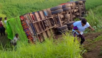 BIG BREAKING: मवेशियों से भरा ट्रक अनियंत्रित होकर पलटा, दर्जन भर मवेशियों के मौत की खबर, मौके पर पहुंची पुलिस की टीम, क्रेन के जरिए निकाला जा रहा ट्रक चौथा स्तंभ || Console Corptech