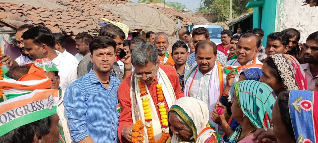 कांग्रेस के कद्दावर नेता डॉ. चरणदास महंत का तेज हुआ जनसंपर्क, क्षेत्र के गांवों में चल रहा सघन दौरा चौथा स्तंभ || Console Corptech