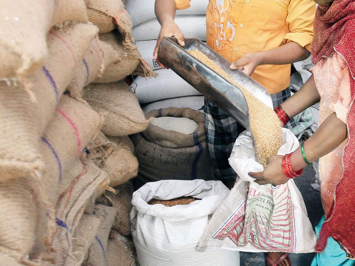 जांजगीर की अधिकांश सरकारी राशन दुकानों के सामने चावल दलाल सक्रिय, सरकारी राशन दुकानों में थमने का नाम ही नहीं ले रही चावल की हेराफेरी चौथा स्तंभ || Console Corptech