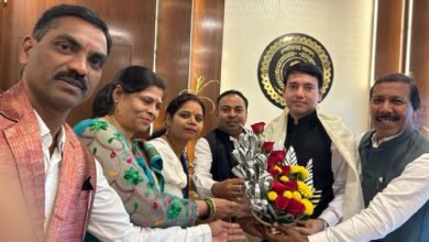 नव पदस्थ कलेक्टर आकाश छिकारा से मिले चांपा नगरपालिका के पार्षदगण, दिया चांपा आने का आमंत्रण चौथा स्तंभ || Console Corptech