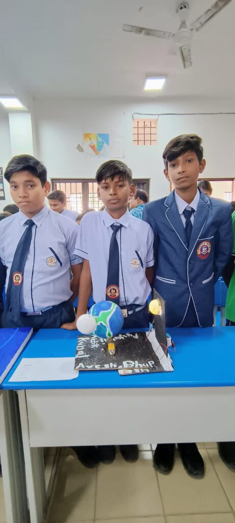 स्वामी आत्मानंद उत्कृष्ट हिंदी अंग्रेजी विद्यालय चांपा में आयोजित विज्ञान माडल प्रदर्शनी एवं आनंद मेले में छात्र-छात्राओं ने दिखाई अपनी प्रतिभा चौथा स्तंभ || Console Corptech