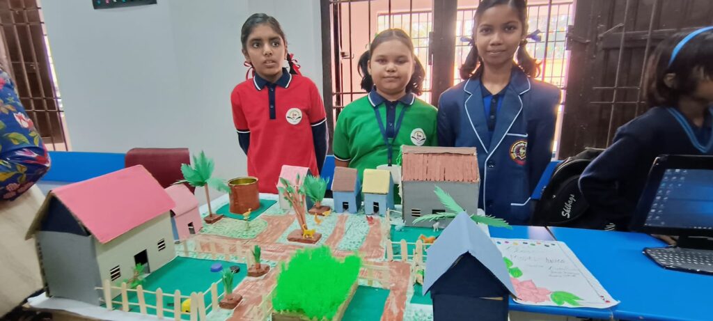 स्वामी आत्मानंद उत्कृष्ट हिंदी अंग्रेजी विद्यालय चांपा में आयोजित विज्ञान माडल प्रदर्शनी एवं आनंद मेले में छात्र-छात्राओं ने दिखाई अपनी प्रतिभा चौथा स्तंभ || Console Corptech