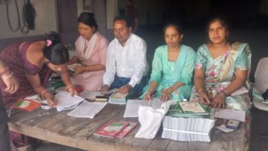 कार्ड नवीनीकरण के नाम से बदला जा रहा राशन कार्ड का सिर्फ कवर, नागेंद्र गुप्ता की उपस्थिति में हुआ कार्ड का वितरण चौथा स्तंभ || Console Corptech