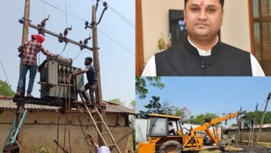 विधायक उमेश पटेल ने ग्राम दर्रामुड़ा में लगवाया नया ट्रांसफार्मर, लाइट नहीं होने से ग्रामीण हो रहे थे परेशान चौथा स्तंभ || Console Corptech