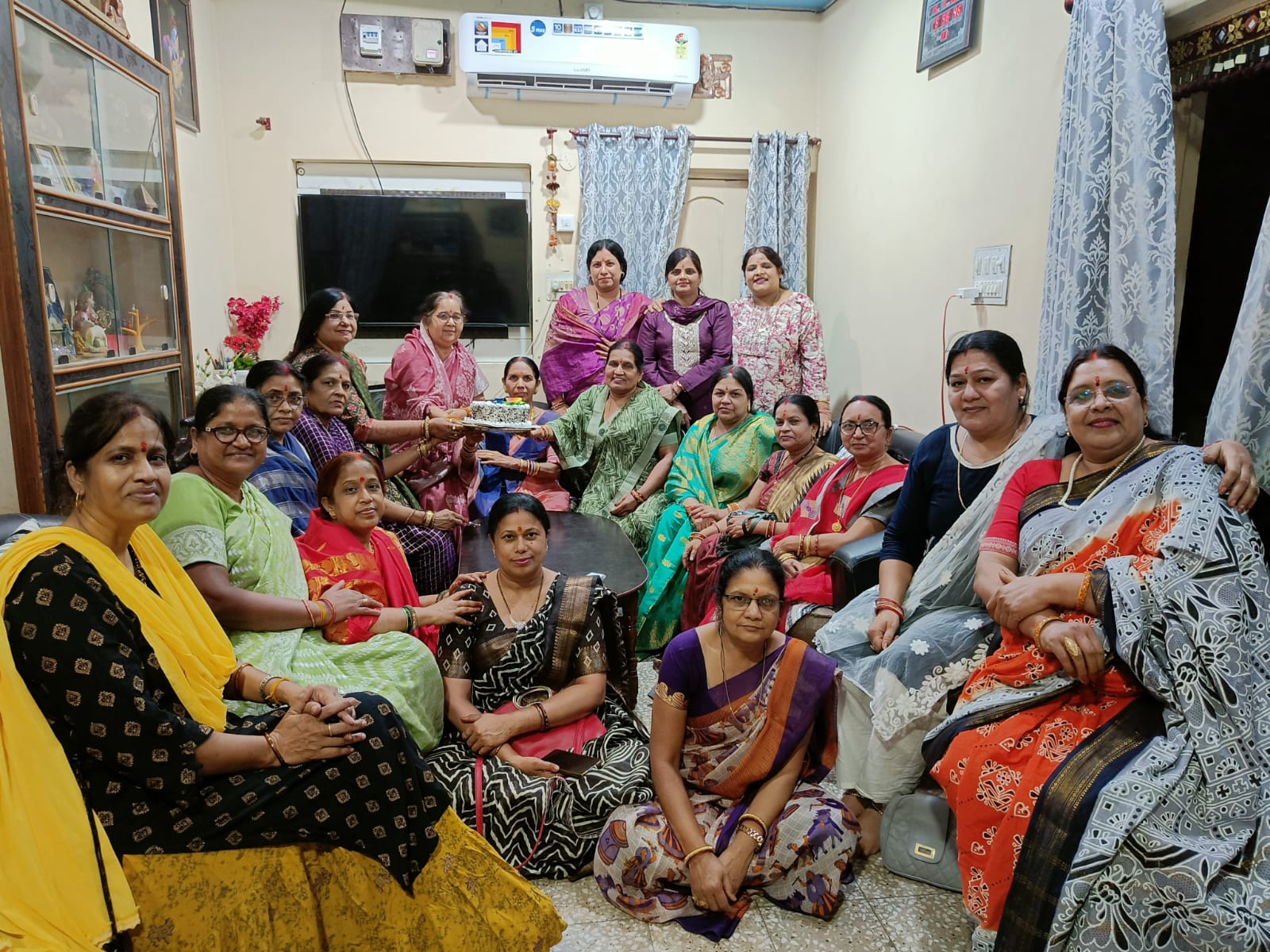 ब्राह्मण नारी नवचेतना मंच जांजगीर ने मनाया मातृत्व दिवस, मां की ममता को सभी ने शब्दों में पिरोया चौथा स्तंभ || Console Corptech