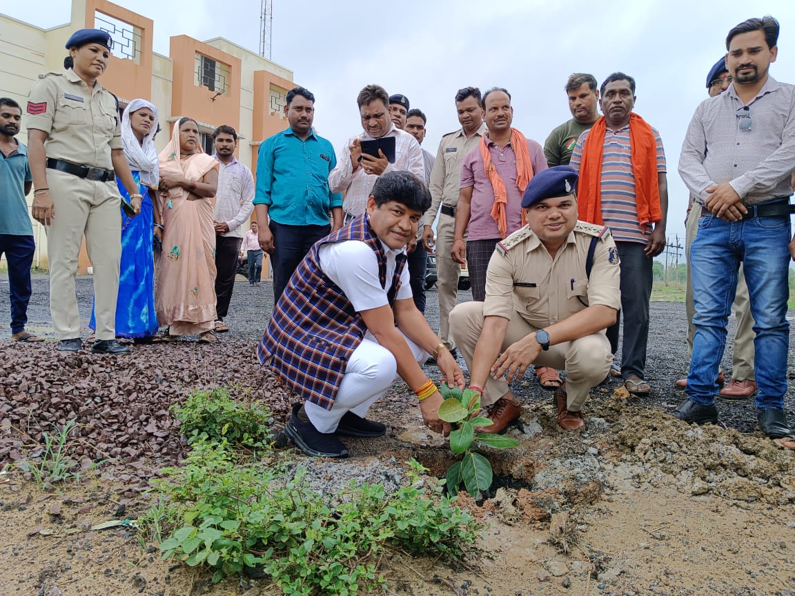 नए कानून को लेकर थाना नगरदा में मनाया गया उत्सव, डॉक्टर खिलावन साहू के मुख्यातिथ्य में कार्यक्रम का किया गया आयोजन चौथा स्तंभ || Console Corptech