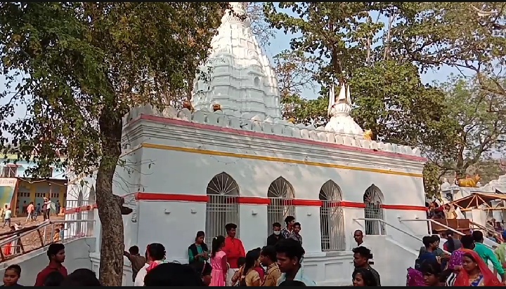 सावन सोमवार पर सिद्धेश्वर नाथ मंदिर में कांवरियों की‌ लगी भीड़, दीगर प्रदेश से भी पहुंच रहे भक्त चौथा स्तंभ || Console Corptech