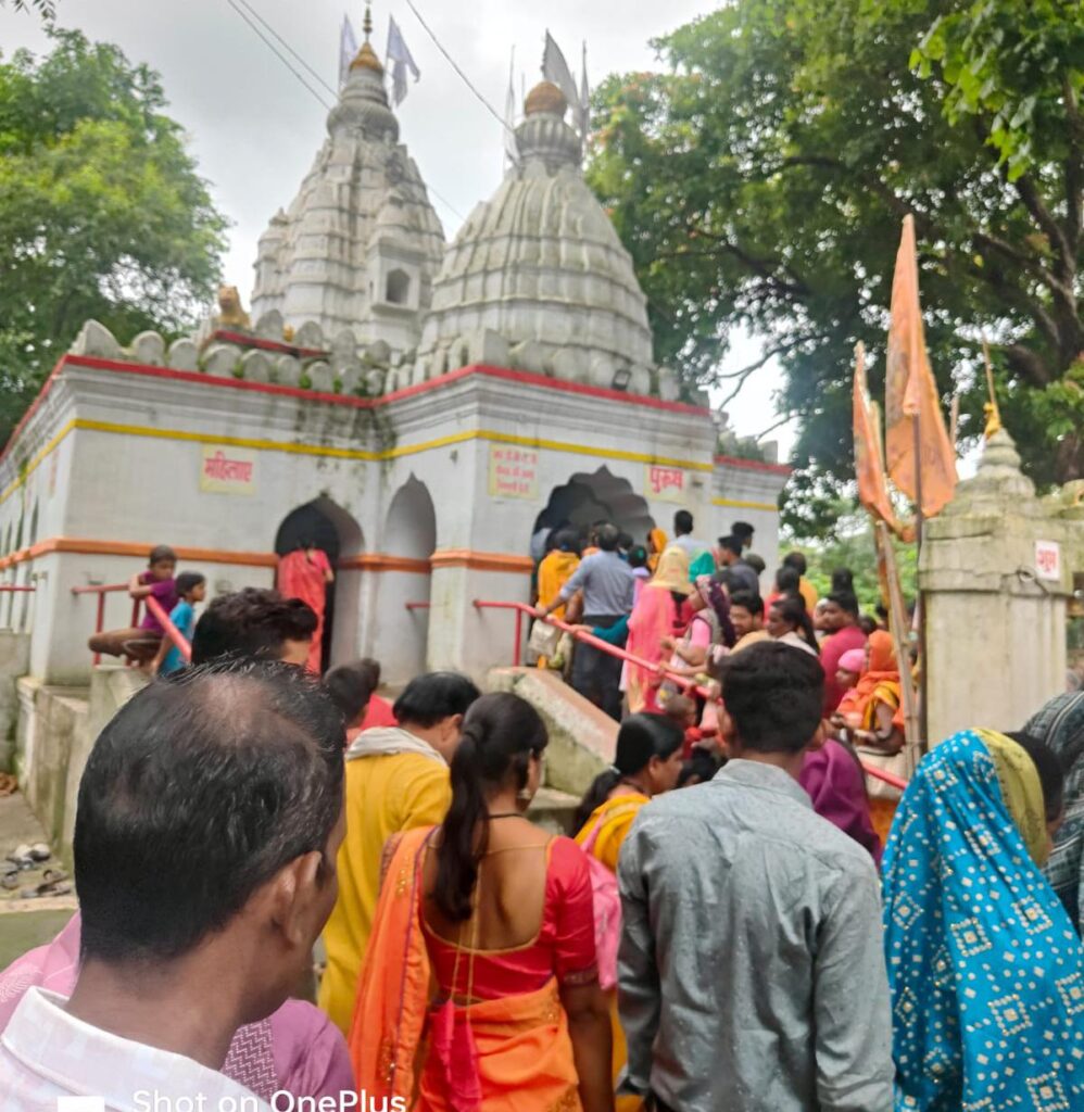 सावन सोमवार पर सिद्धेश्वर नाथ मंदिर में कांवरियों की‌ लगी भीड़, दीगर प्रदेश से भी पहुंच रहे भक्त चौथा स्तंभ || Console Corptech