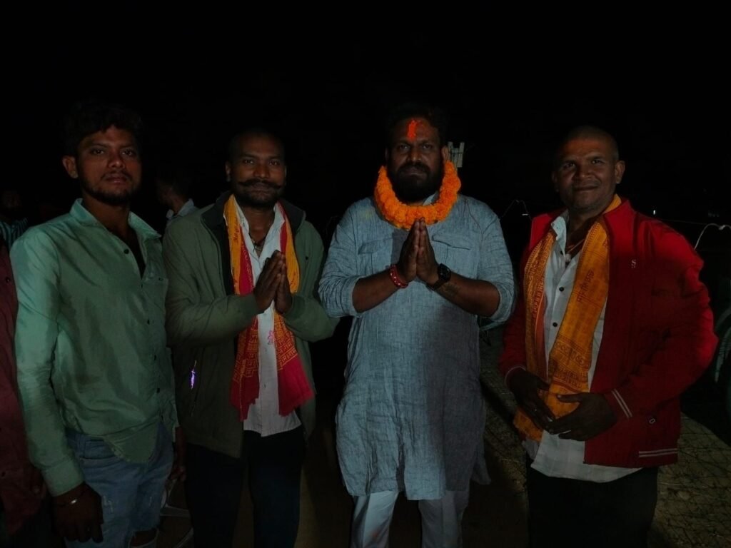 हथनेवरा पंचायत के लोगों ने युवा सोच पर जताया भरोसा, दुष्यंत सिंह बने नवनिर्वाचित सरपंच, यह जीत मेरी जीत नहीं गांव के लोगों की जीत: दुष्यंत 2 हथनेवरा पंचायत के लोगों ने युवा सोच पर जताया भरोसा, दुष्यंत सिंह बने नवनिर्वाचित सरपंच, यह जीत मेरी जीत नहीं गांव के लोगों की जीत: दुष्यंत चौथा स्तंभ || Console Corptech