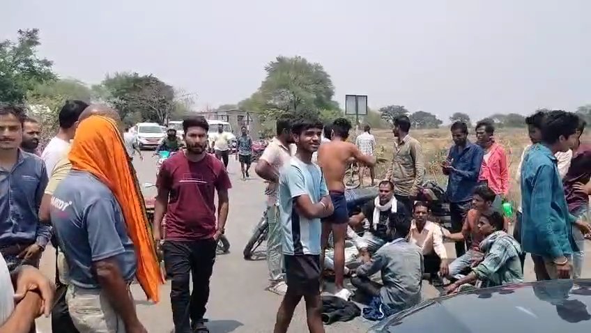 ब्रेकिंग न्यूज: अनियंत्रित होकर ट्रक नदी में गिरा, भेड़ीकोना अमलीडीह पुल में फिर हुआ बड़ा हादसा 1 ब्रेकिंग न्यूज: अनियंत्रित होकर ट्रक नदी में गिरा, भेड़ीकोना अमलीडीह पुल में फिर हुआ बड़ा हादसा चौथा स्तंभ || Console Corptech