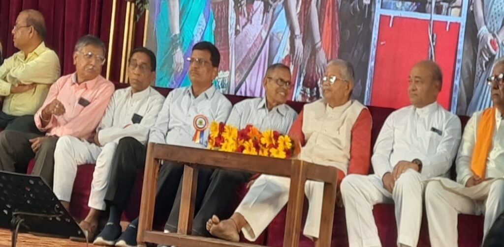 सहयोग, शिक्षा और संस्कार ही समाज को संगठित करता है: बृजमोहन अग्रवाल 2 सहयोग, शिक्षा और संस्कार ही समाज को संगठित करता है: बृजमोहन अग्रवाल चौथा स्तंभ || Console Corptech
