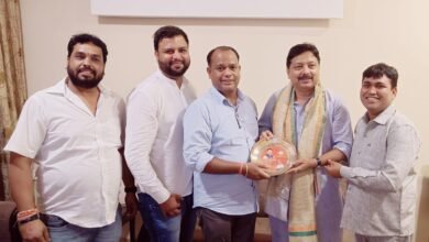 भाजपा नेता प्रशांत सिंह ठाकुर ने की हाउसिंग बोर्ड चेयरमेन अनुराग सिंह देव से भेंट कर हाउसिंग बोर्ड कॉलोनी जांजगीर की समस्याओं से कराया अवगत चौथा स्तंभ || Console Corptech