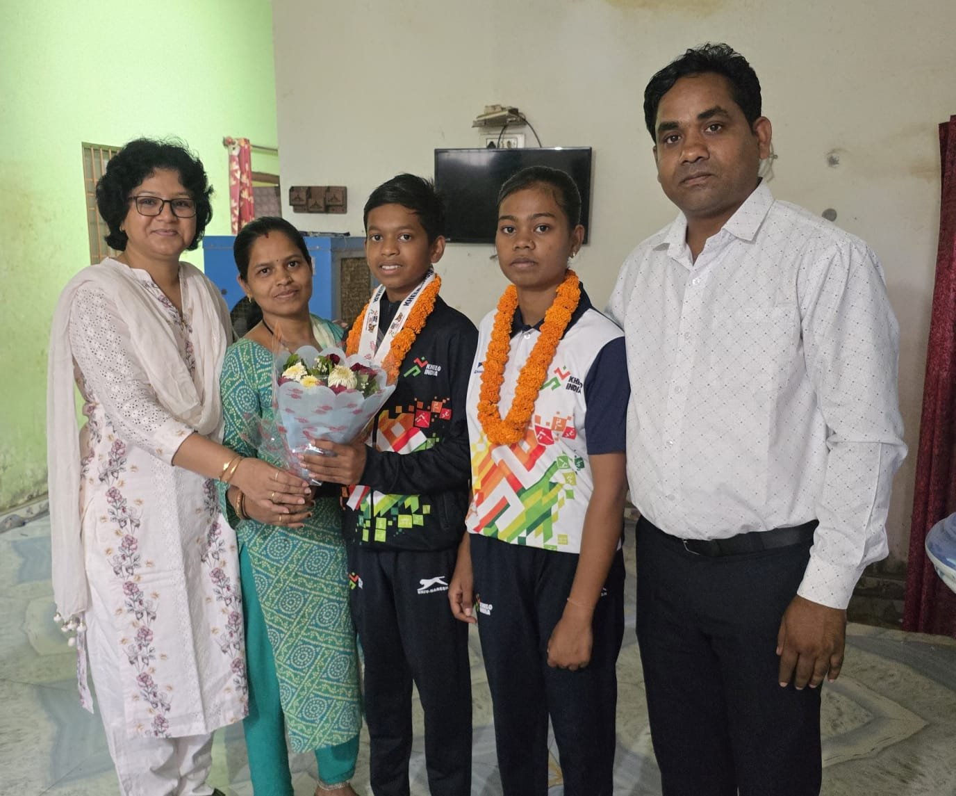 खेलो इंडिया यूथ गेम में आयुष ने जीता है ब्रांज मेडल,विधायक हरवंश ने घर पहुंच कर आयुष का किया सम्मान 1 खेलो इंडिया यूथ गेम में आयुष ने जीता है ब्रांज मेडल,विधायक हरवंश ने घर पहुंच कर आयुष का किया सम्मान चौथा स्तंभ || Console Corptech