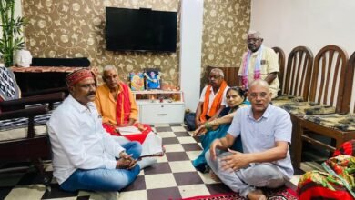 प्रवीण सोनी के निवास स्थान पर जाकर भाजपा नेताओं ने स्व.रामचरण सोनी गुरुजी को दी श्रद्धांजलि चौथा स्तंभ || Console Corptech