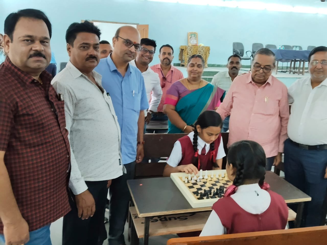 लायंस इंग्लिश हायर सेकेंडरी स्कूल में ब्लॉक स्तरीय शतरंज प्रतियोगिता आयोजित 1 लायंस इंग्लिश हायर सेकेंडरी स्कूल में ब्लॉक स्तरीय शतरंज प्रतियोगिता आयोजित चौथा स्तंभ || Console Corptech