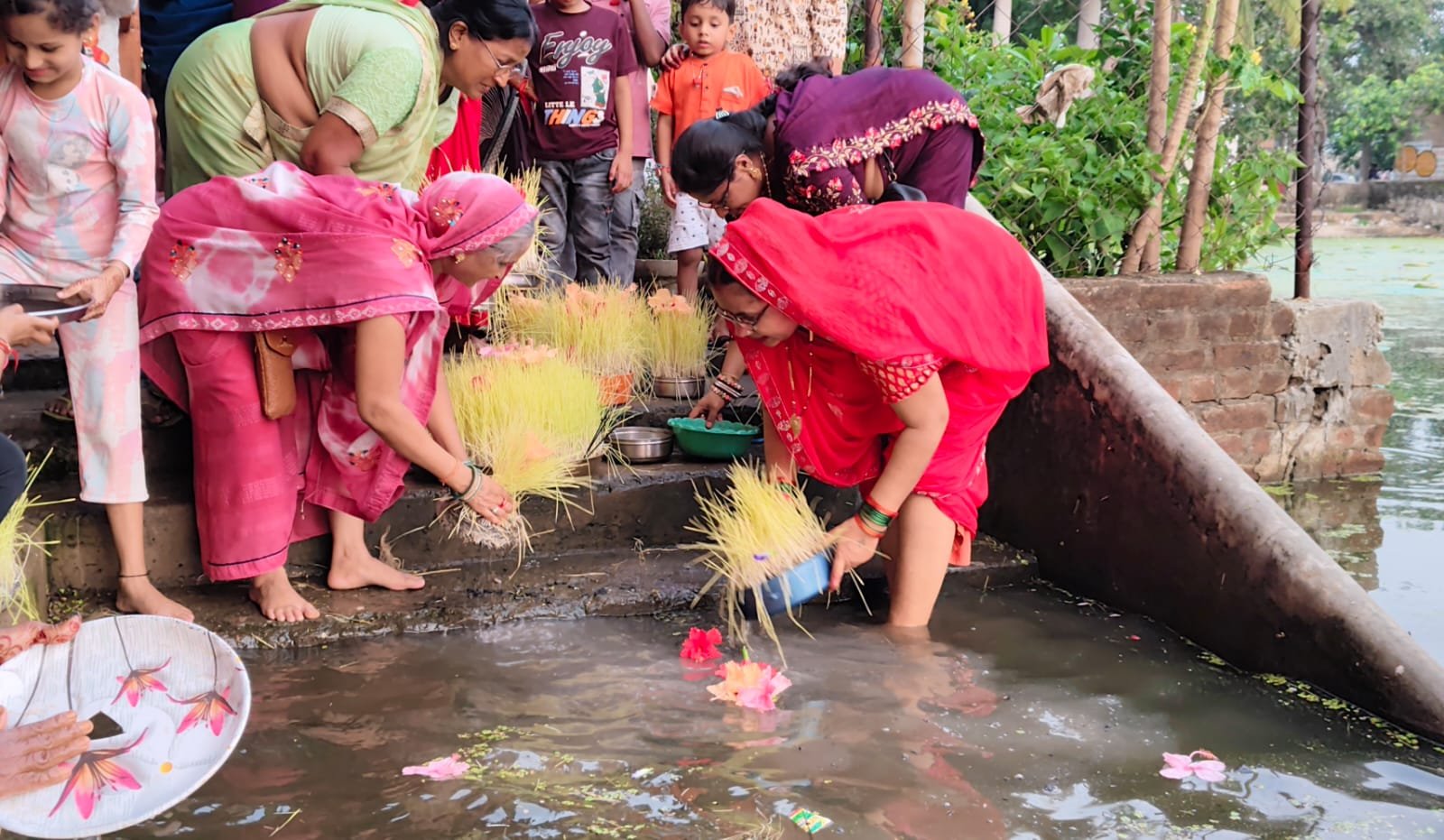 सामाजिक एकता, आपसी भाईचारे और सांस्कृतिक परंपराओं को मजबूत करते हुए मनाया गया भोजली पर्व 1 सामाजिक एकता, आपसी भाईचारे और सांस्कृतिक परंपराओं को मजबूत करते हुए मनाया गया भोजली पर्व चौथा स्तंभ || Console Corptech