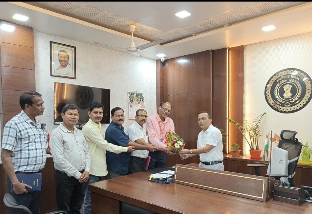 जिला जांजगीर-चांपा में विद्यार्थी विज्ञान मंथन (वीवीएम) होगा क्रियान्वित, राज्य समन्वयक डॉ. शरद कौशिक के साथ जिले के समन्वयकों ने जिला कलेक्टर से की मुलाकात 1 जिला जांजगीर-चांपा में विद्यार्थी विज्ञान मंथन (वीवीएम) होगा क्रियान्वित, राज्य समन्वयक डॉ. शरद कौशिक के साथ जिले के समन्वयकों ने जिला कलेक्टर से की मुलाकात चौथा स्तंभ || Console Corptech