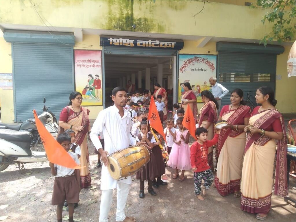 सरस्वती शिशु मंदिर चांपा के शिशु वाटिका से निकली नन्हें बच्चों की कांवर यात्रा 2 सरस्वती शिशु मंदिर चांपा के शिशु वाटिका से निकली नन्हें बच्चों की कांवर यात्रा चौथा स्तंभ || Console Corptech
