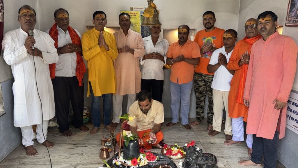 चांपा के आदर्श नगर में शिवमय माहौल, रामेश्वर महादेव मंदिर में हुआ सामूहिक जलाभिषेक चौथा स्तंभ || Console Corptech