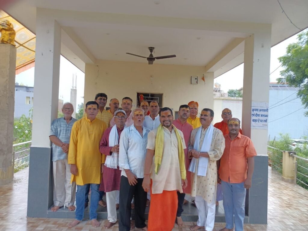 चांपा के आदर्श नगर में शिवमय माहौल, रामेश्वर महादेव मंदिर में हुआ सामूहिक जलाभिषेक चौथा स्तंभ || Console Corptech