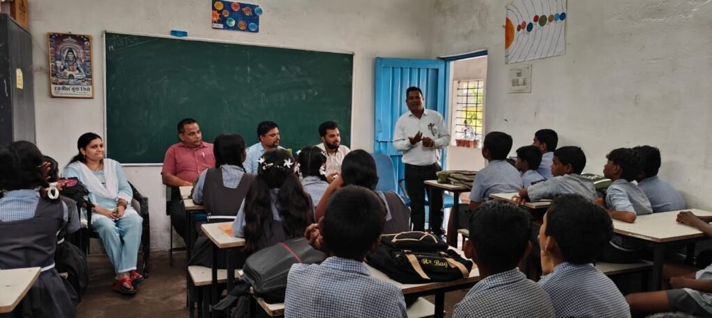 वेल विशर फाउंडेशन द्वारा किया गया कॅरियर मार्गदर्शन कार्यक्रम, बच्चो को किया गया जागरुक 2 वेल विशर फाउंडेशन द्वारा किया गया कॅरियर मार्गदर्शन कार्यक्रम, बच्चो को किया गया जागरुक चौथा स्तंभ || Console Corptech