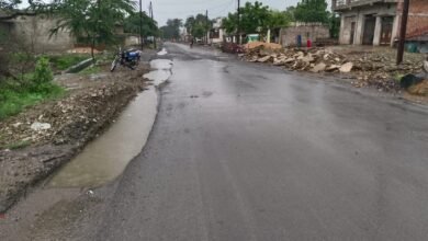 PWD ने लीपा-पोती कर पल्ला झाड़ा, सड़क का सोल्डर टूटा, भारी वाहन काल बनकर दौड़ रहे चौथा स्तंभ || Console Corptech