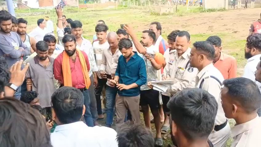 गौठान में गौमाता के साथ क्रूरता का मामला, चार गिरफ्तार 1 गौठान में गौमाता के साथ क्रूरता का मामला, चार गिरफ्तार चौथा स्तंभ || Console Corptech