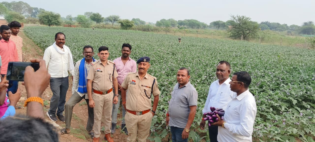 पामगढ़ क्षेत्र का कमरीद गांव शराब मुक्ति की ओर, सबरिया समाज ने छोड़ी शराब बनाने की परंपरा, अपनाया स्वरोजगार और खेती 1 पामगढ़ क्षेत्र का कमरीद गांव शराब मुक्ति की ओर, सबरिया समाज ने छोड़ी शराब बनाने की परंपरा, अपनाया स्वरोजगार और खेती चौथा स्तंभ || Console Corptech