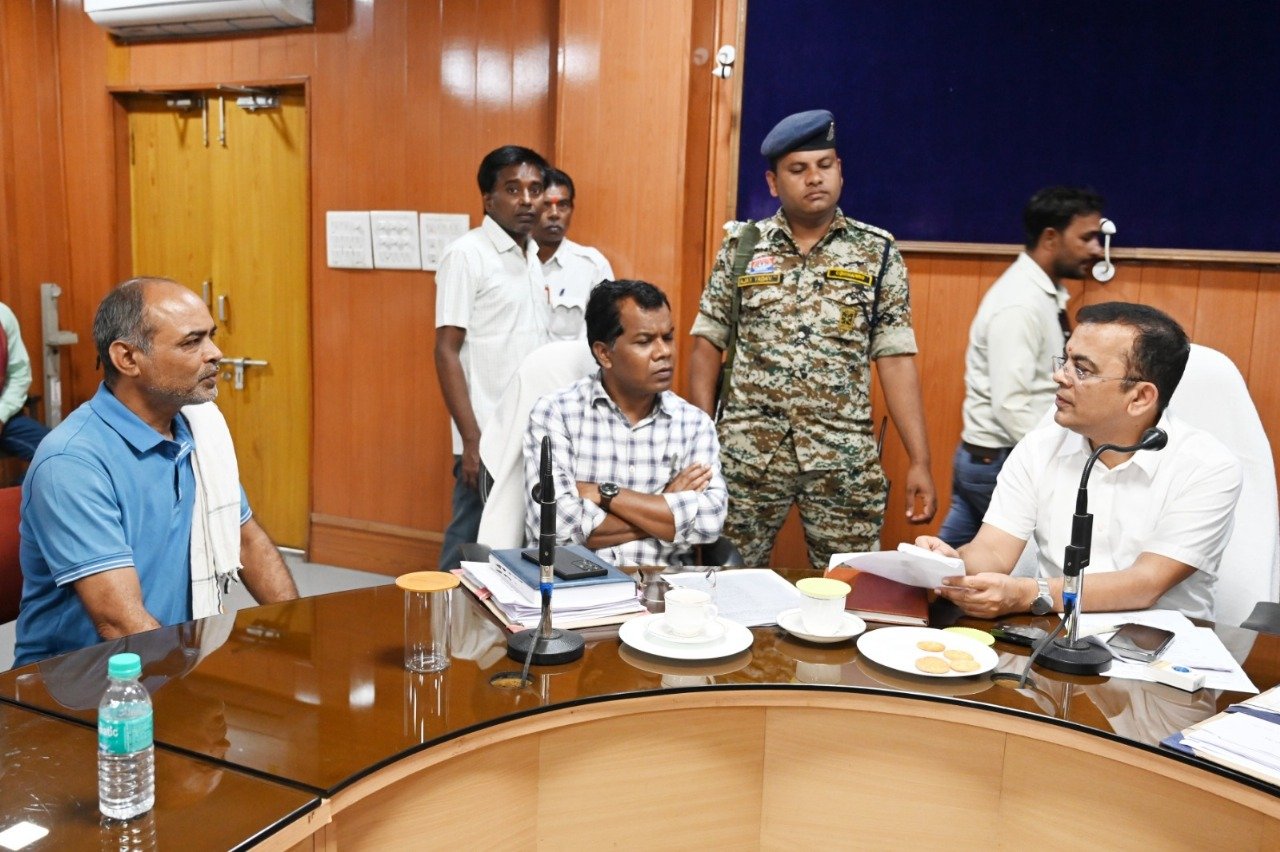 जनदर्शन में आये 38 आवेदन पत्रों की हुई सुनवाई, कलेक्टर ने अधिकारियों को समयबद्ध और प्रभावी कार्रवाई के दिए निर्देश चौथा स्तंभ || Console Corptech