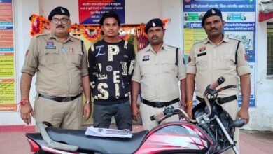 कार के पीछे से फिल्मी स्टाइल में बाइक को अड़ाया और खिलौना पिस्टल अड़ाकर धमकाया चौथा स्तंभ || Console Corptech