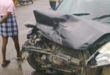 तेज रफ्तार कर की आमने-सामने हुई भीषण टक्कर, दुर्घटना में पिता पुत्र बाल बाल बचे, दुर्घटना के बाद नहर में जा गिरी कार चौथा स्तंभ || Console Corptech