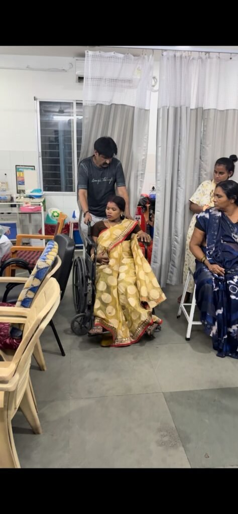 मानवता की मिसाल: दुर्घटना में घायल आठ माह की गर्भवती महिला को पहुंचाया अस्पताल, एक पहल से बचाई दो जिंदगी 5 मानवता की मिसाल: दुर्घटना में घायल आठ माह की गर्भवती महिला को पहुंचाया अस्पताल, एक पहल से बचाई दो जिंदगी चौथा स्तंभ || Console Corptech