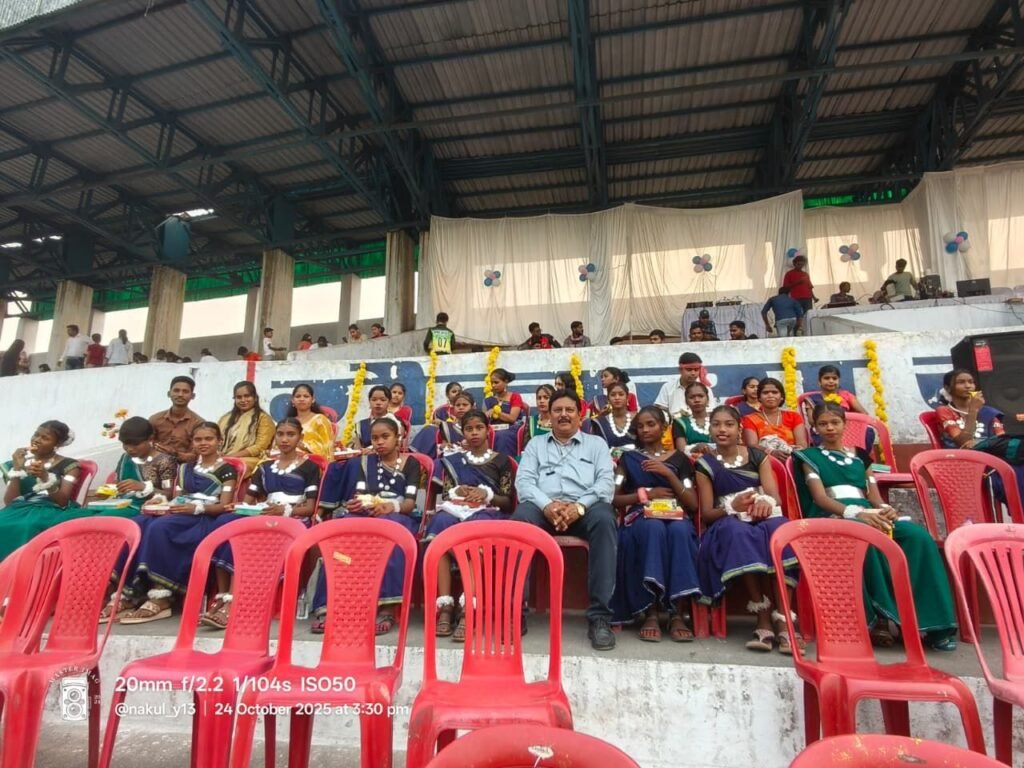 विजयनगर की छात्राओं का गेवरा स्टेडियम में शानदार छत्तीसगढ़ी लोक नृत्य प्रदर्शन 3 विजयनगर की छात्राओं का गेवरा स्टेडियम में शानदार छत्तीसगढ़ी लोक नृत्य प्रदर्शन चौथा स्तंभ || Console Corptech