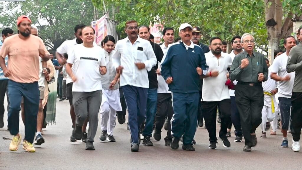 रन फॉर यूनिटी– एक भारत, श्रेष्ठ भारत का संदेश देता, चांपा में सभी ने एक साथ लगाई दौड़ 5 रन फॉर यूनिटी– एक भारत, श्रेष्ठ भारत का संदेश देता, चांपा में सभी ने एक साथ लगाई दौड़ चौथा स्तंभ || Console Corptech