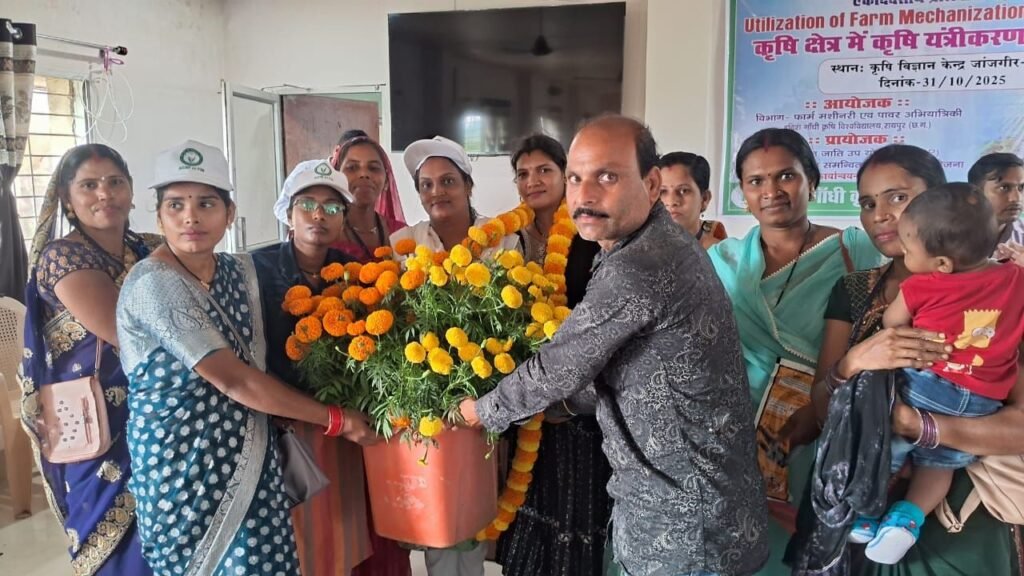 प्राकृतिक खेती योजना से जुड़ेंगी बिहान की क़ृषि सखी दीदियाँ: कलेक्टर जन्मेजय महोबे 2 प्राकृतिक खेती योजना से जुड़ेंगी बिहान की क़ृषि सखी दीदियाँ: कलेक्टर जन्मेजय महोबे चौथा स्तंभ || Console Corptech