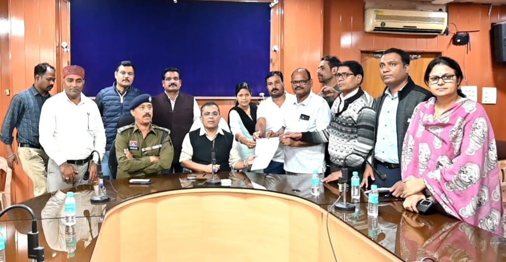 सहकारी समिति कर्मचारी संघ की अनिश्चितकालीन हड़ताल समाप्त, सोमवार से धान खरीदी प्रारंभ चौथा स्तंभ || Console Corptech