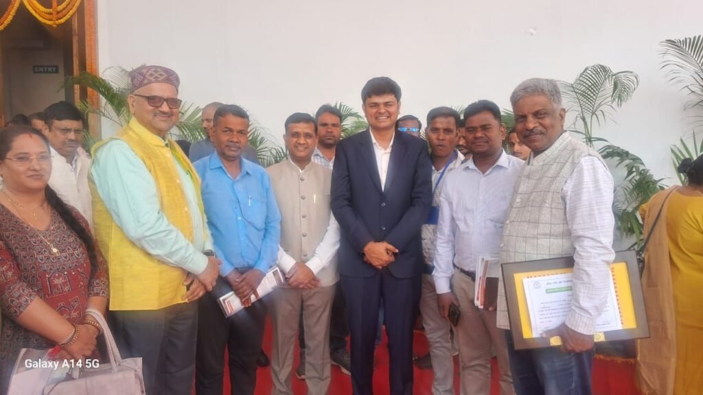 प्राकृतिक खेती पर राष्ट्रीय संगोष्ठी में शामिल हुए जिले के वरिष्ठ वैज्ञानिक समेत तीन प्रगतिशील किसान 2 प्राकृतिक खेती पर राष्ट्रीय संगोष्ठी में शामिल हुए जिले के वरिष्ठ वैज्ञानिक समेत तीन प्रगतिशील किसान चौथा स्तंभ || Console Corptech