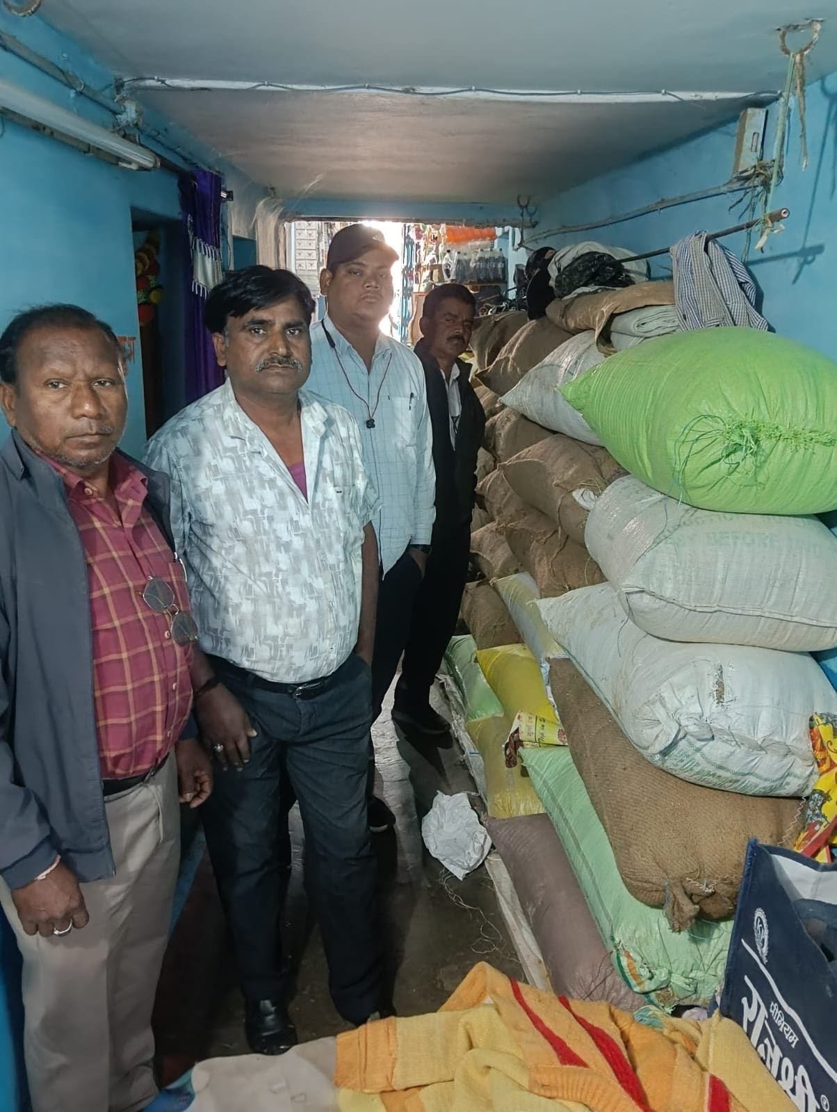 अवैध धान के भंडारण पर कार्रवाई, 131.60 क्विंटल अवैध धान जब्त चौथा स्तंभ || Console Corptech